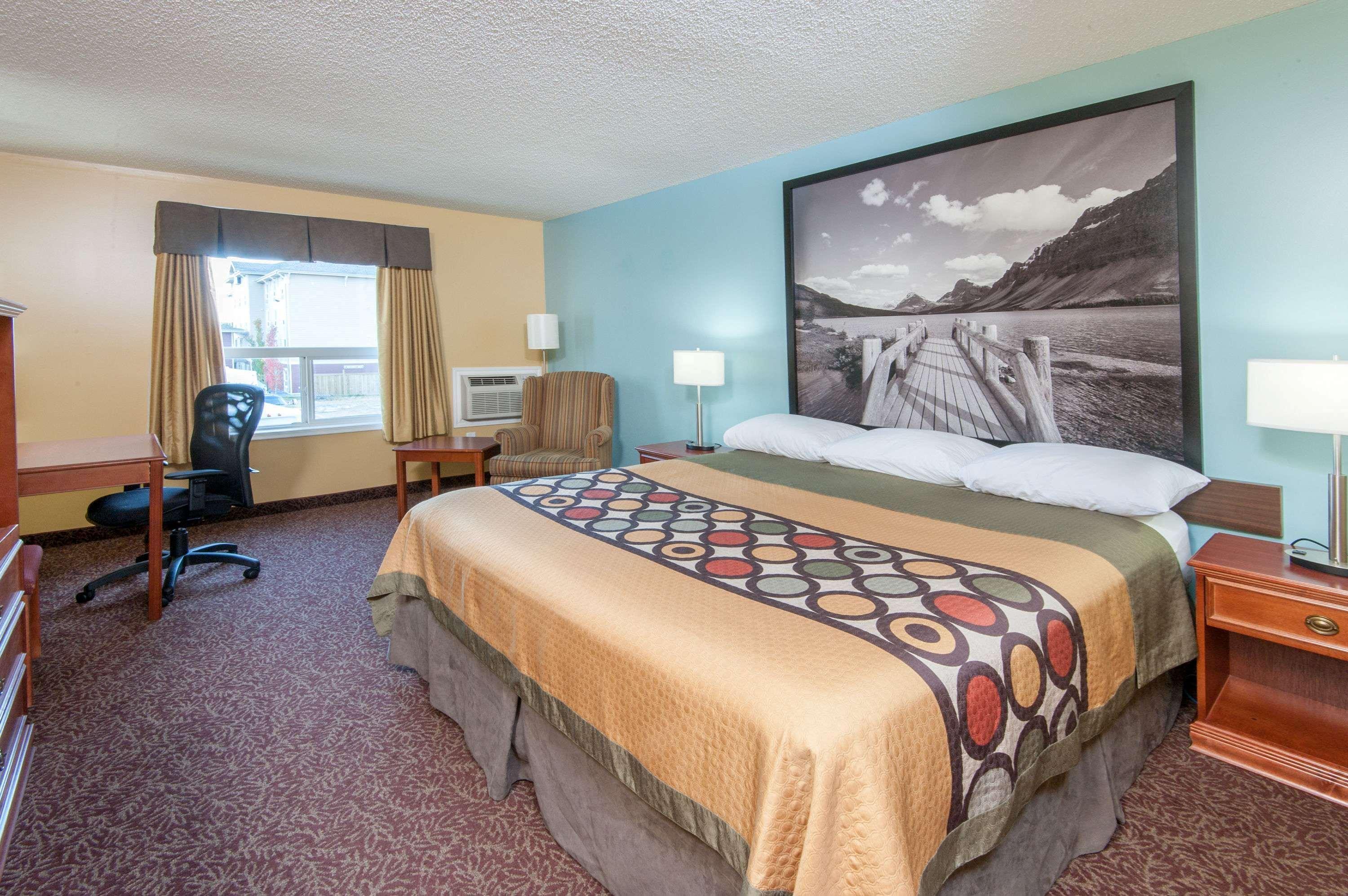 Super 8 By Wyndham Cochrane Hotell Eksteriør bilde
