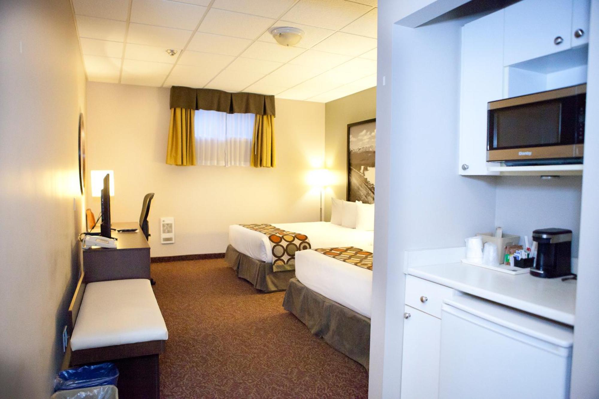 Super 8 By Wyndham Cochrane Hotell Eksteriør bilde