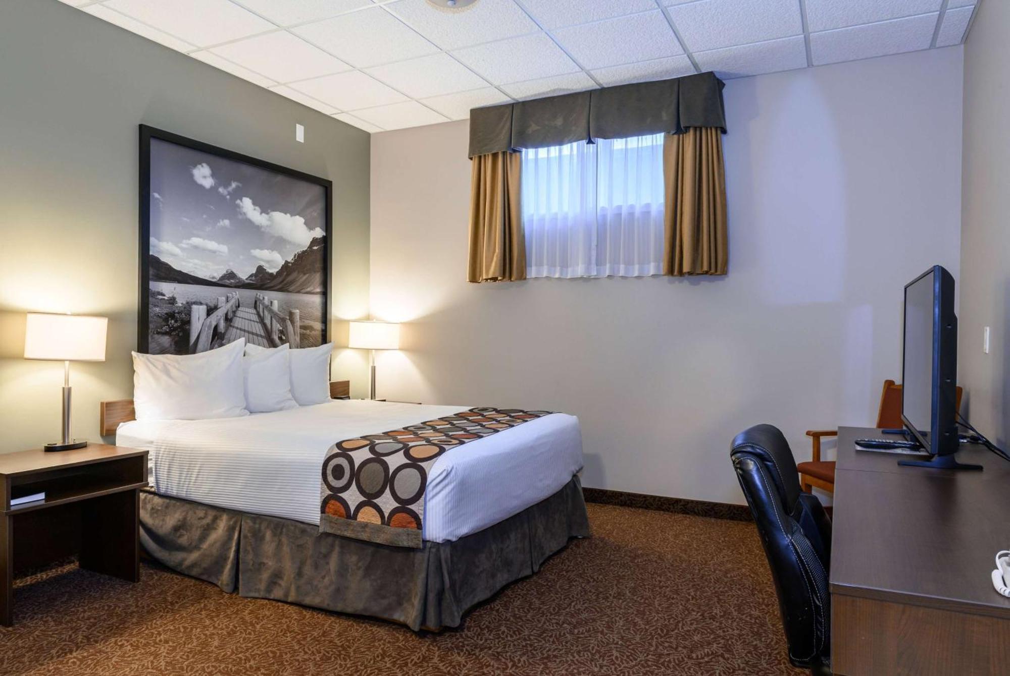 Super 8 By Wyndham Cochrane Hotell Eksteriør bilde