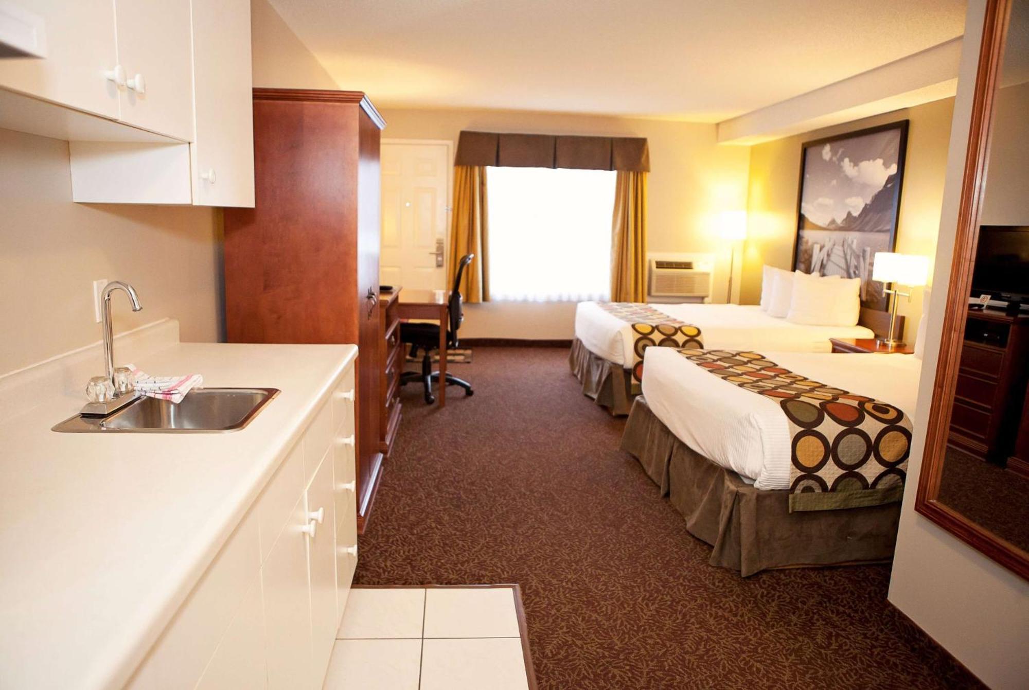 Super 8 By Wyndham Cochrane Hotell Eksteriør bilde